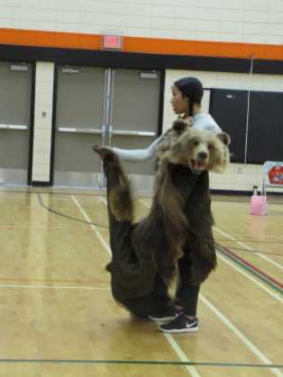 Laura Grizzleypaws presents at Shuswap Middle School